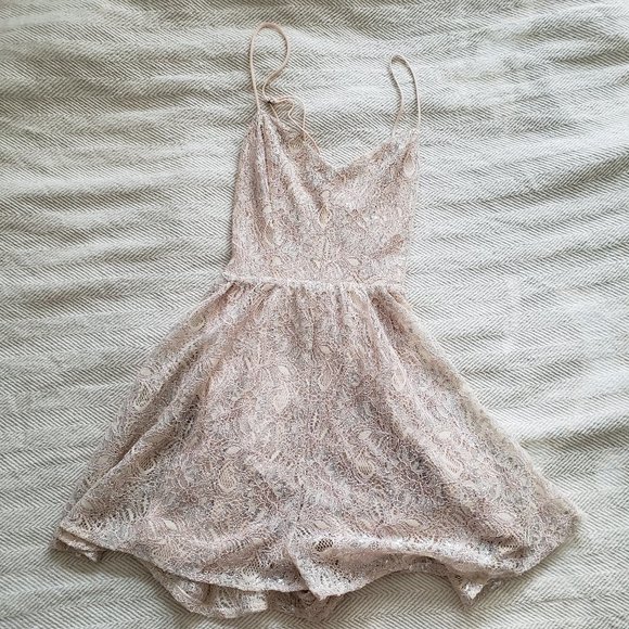Urban Outfitters Kimchi Blue Cream Lace Romper 4 - Picture 3 of 9